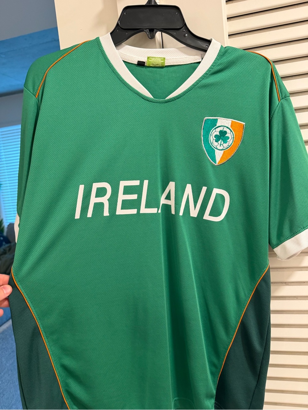 Ireland Green Men's Soccer Jersey with Crest